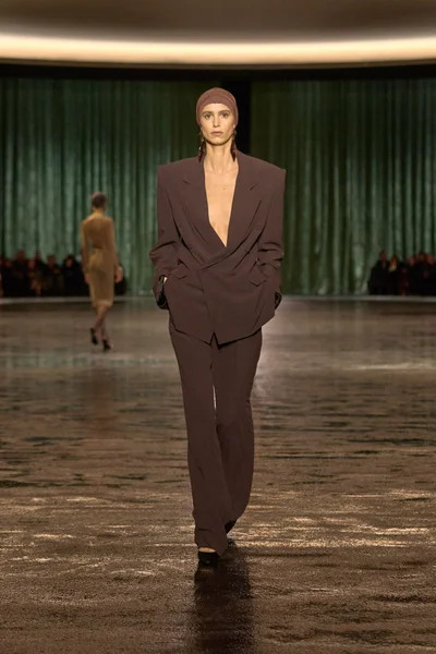 Look 44